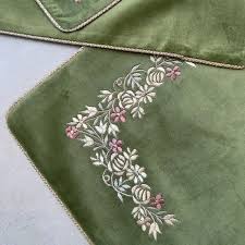 تصویر 2 از سجاده مخمل ترک با طرح های چشم نواز